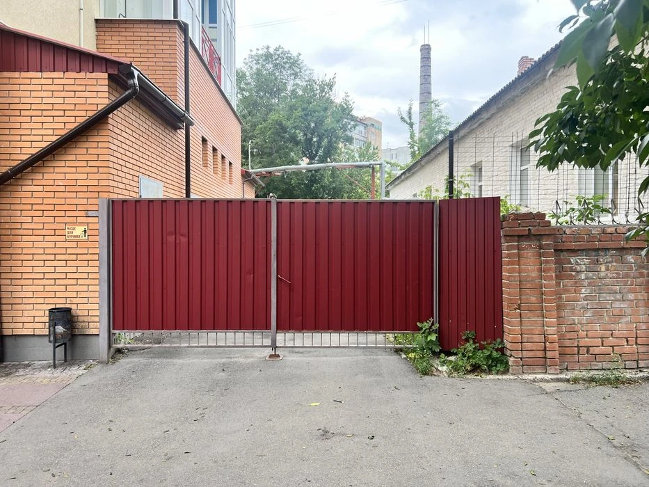 Продам гараж в центрі міста