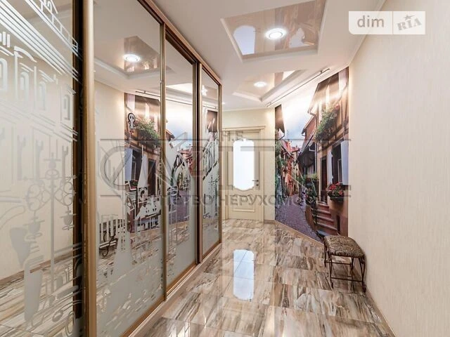 Sale of 3-room apartment 100 sq. m on Degtyarivska street 25A K1 • I
