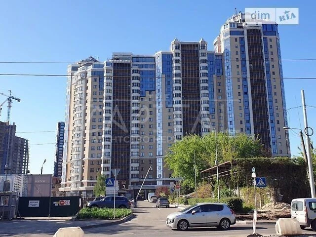 Sale of 3-room apartment 100 sq. m on Degtyarivska street 25A K1 • I