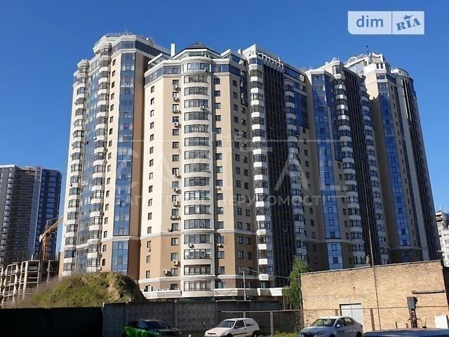 Sale of 3-room apartment 100 sq. m on Degtyarivska street 25A K1 • I