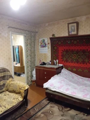 Selling 2-bedroom apartment, 7th floor, 14th floor, Kholodnaya Gora metro station, 10 minutes away.