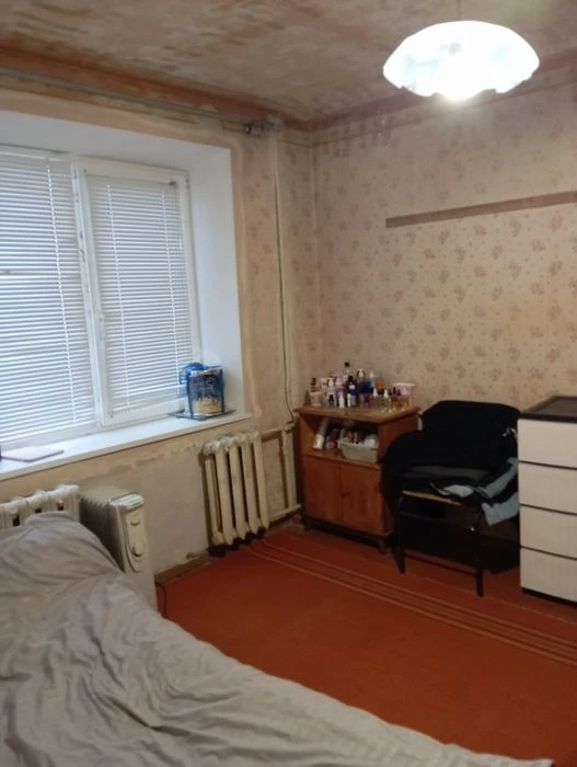 Selling 2-bedroom apartment, 7th floor, 14th floor, Kholodnaya Gora metro station, 10 minutes away.