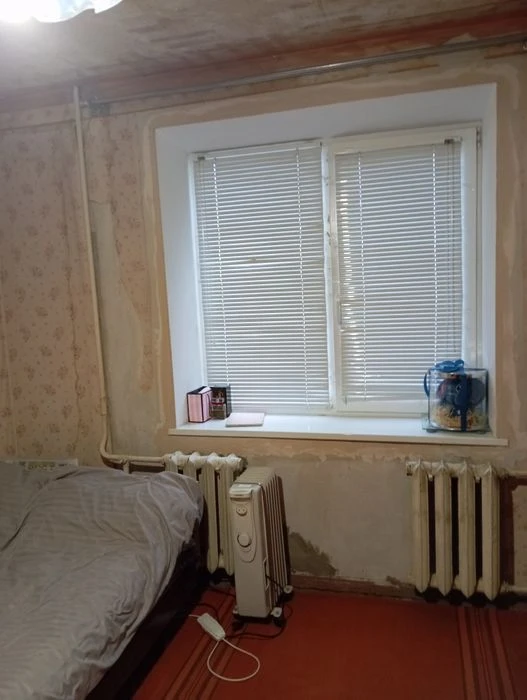 Selling 2-bedroom apartment, 7th floor, 14th floor, Kholodnaya Gora metro station, 10 minutes away.