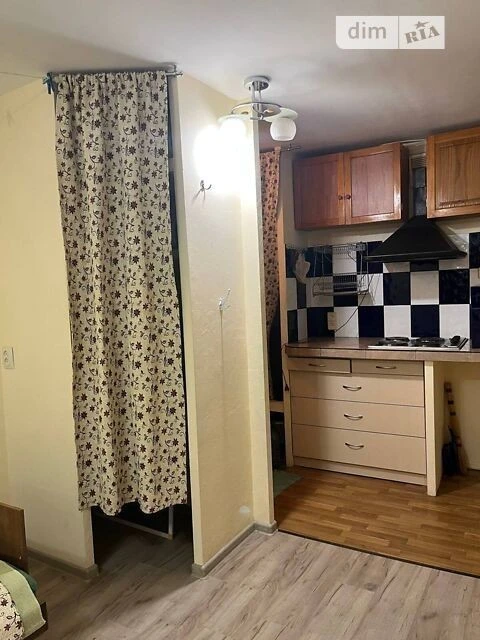 Room for sale 28 sq. m. on Petra Vershyhory St. 7 • ID 33843