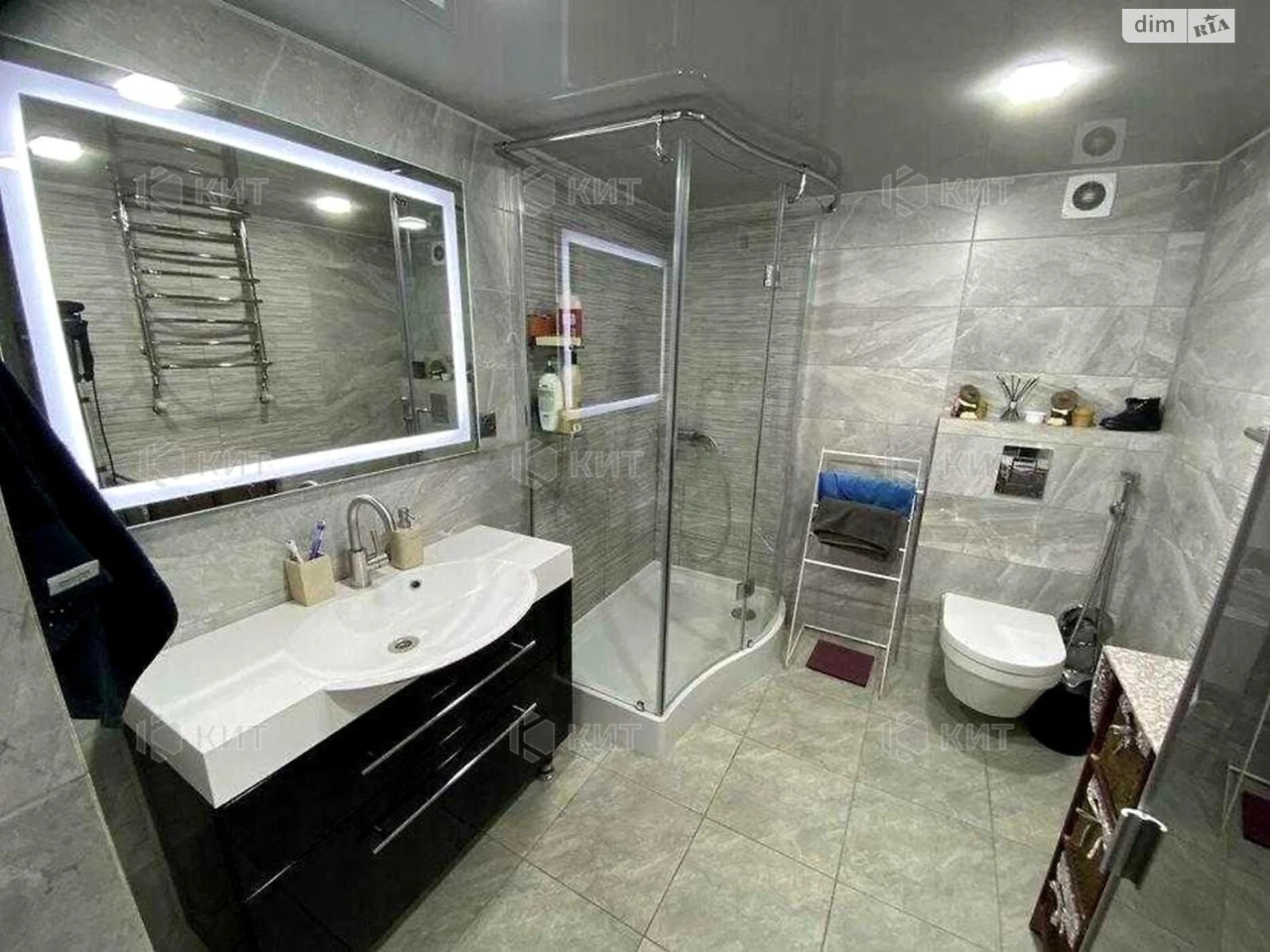 For Sale Apartment Center