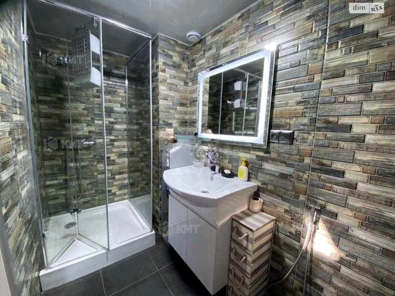 For Sale Apartment Center