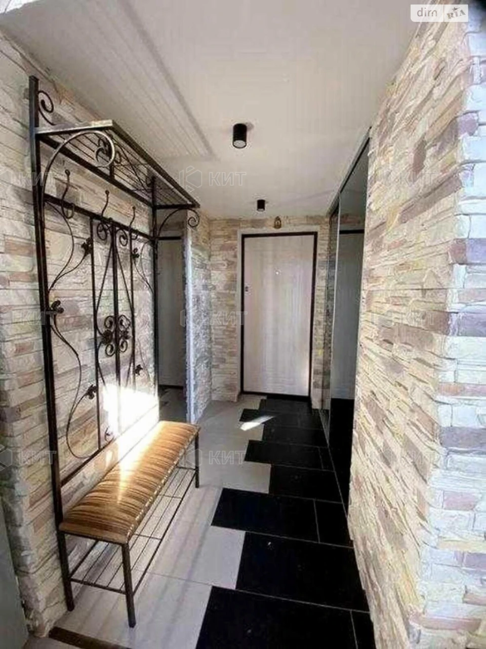 For Sale Apartment Center
