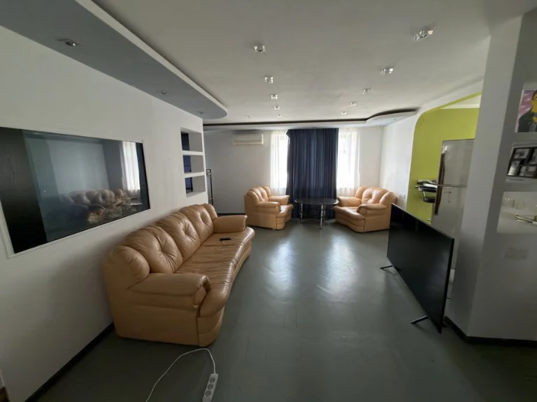 Chic 2-room apartment on Shkolnaya street