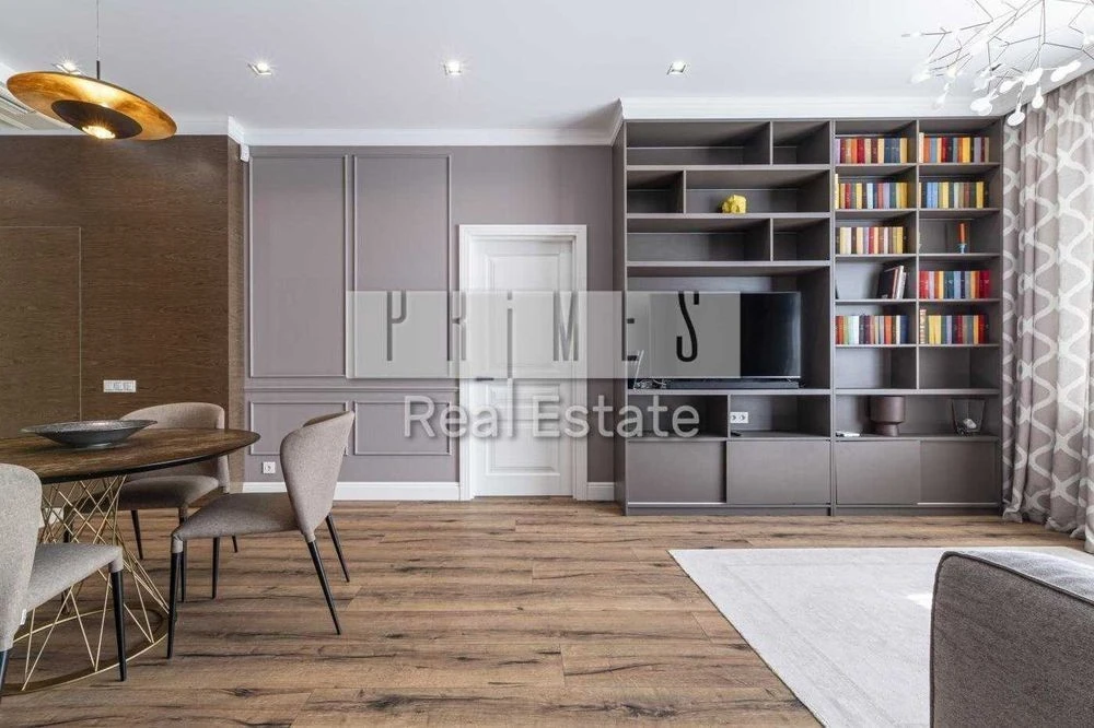 apartment with walk-in closet Novopecherskie Lypky to buy an apartment n
