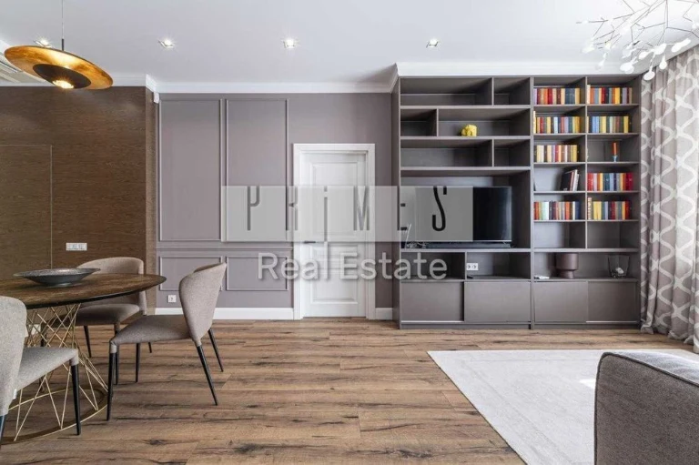 apartment with walk-in closet Novopecherskie Lypky to buy an apartment n