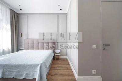 apartment with walk-in closet Novopecherskie Lypky to buy an apartment n