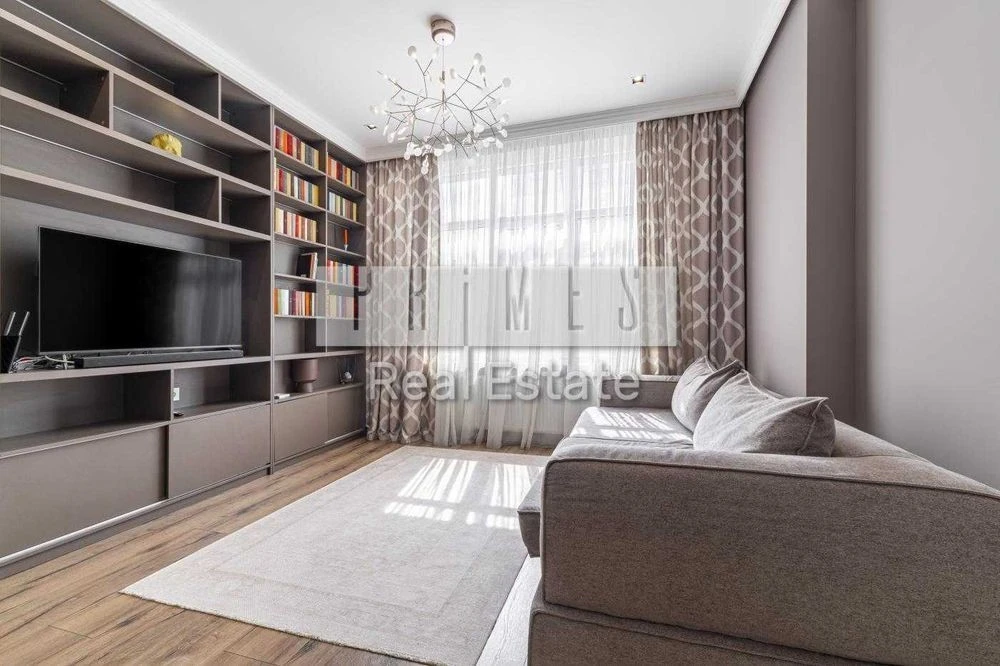 apartment with walk-in closet Novopecherskie Lypky to buy an apartment n