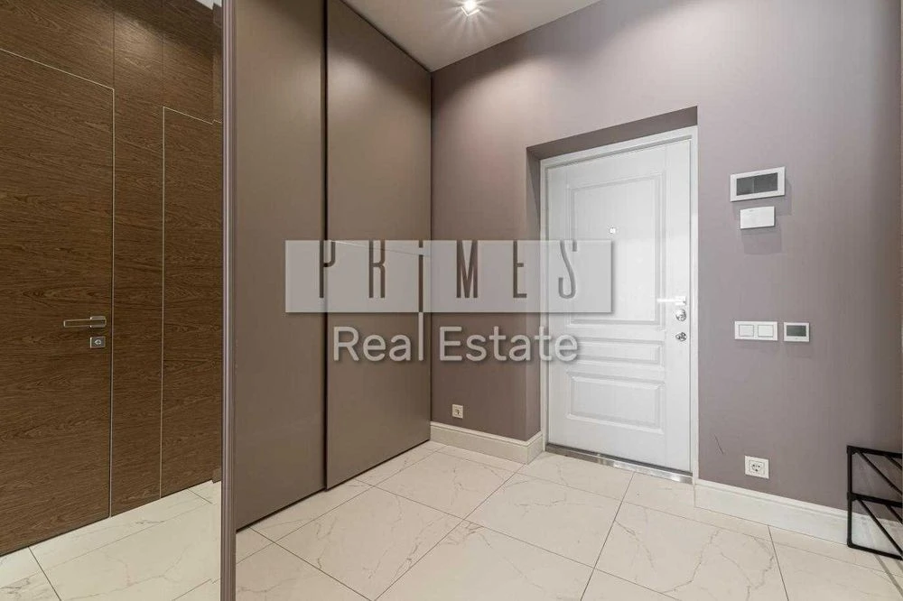 apartment with walk-in closet Novopecherskie Lypky to buy an apartment n