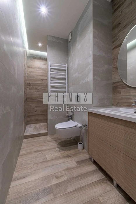 apartment with walk-in closet Novopecherskie Lypky to buy an apartment n
