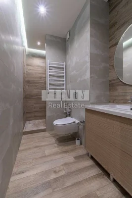 apartment with walk-in closet Novopecherskie Lypky to buy an apartment n
