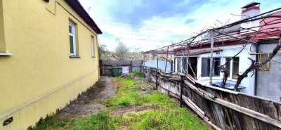 Продаж частини будинку  Казбет