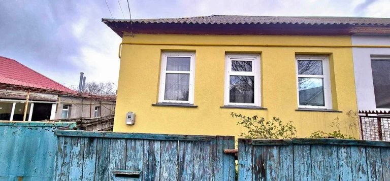 Продаж частини будинку  Казбет