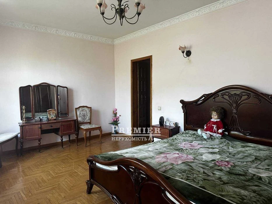 House 415 m² on Tairov Tsarskoye Selo swimming pool sauna garage 10