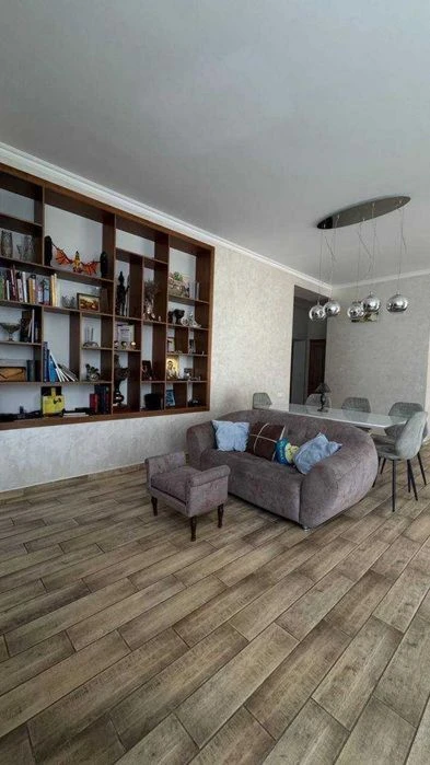 Продажа дома в Совиньоне, есть подвал!  257м², 4.2 сот