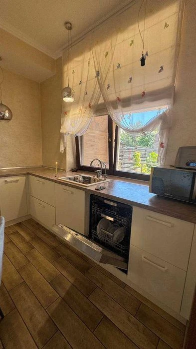 Продажа дома в Совиньоне, есть подвал!  257м², 4.2 сот
