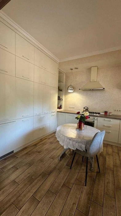 Продажа дома в Совиньоне, есть подвал!  257м², 4.2 сот
