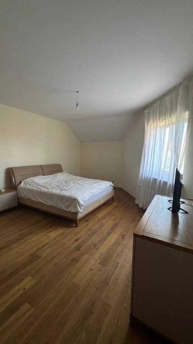 Продажа дома в Совиньоне, есть подвал!  257м², 4.2 сот