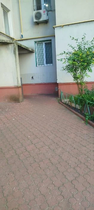 Срочно продам 3 ком кв Хвойный переулок 12