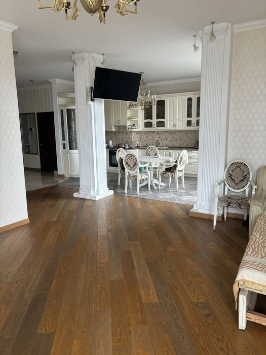 Продам квартиру в Мукачевском переулке 140м.