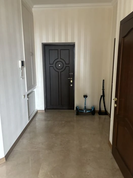 Продам квартиру в Мукачевском переулке 140м.