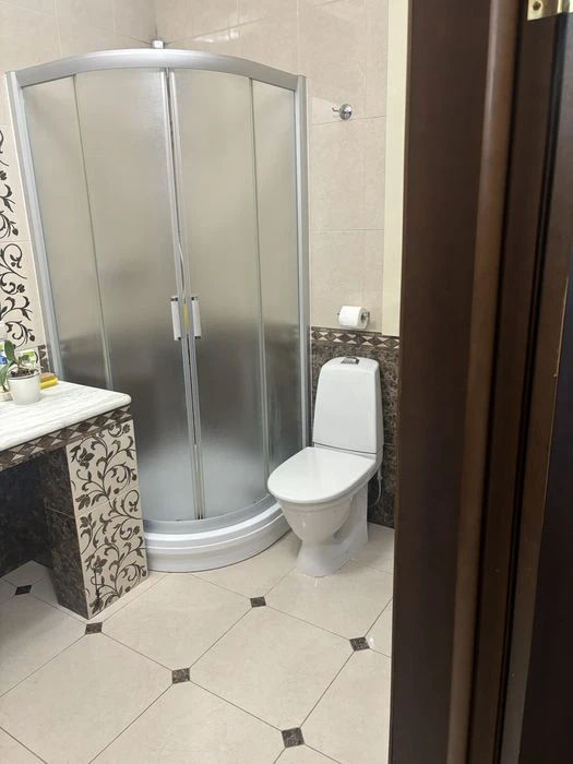 Продам квартиру в Мукачевском переулке 140м.