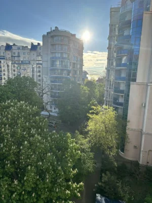 Продам квартиру в Мукачевском переулке 140м.