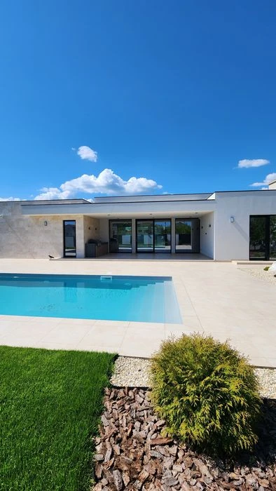 Sale of MODERN, new 1-storey house in Sauvignon