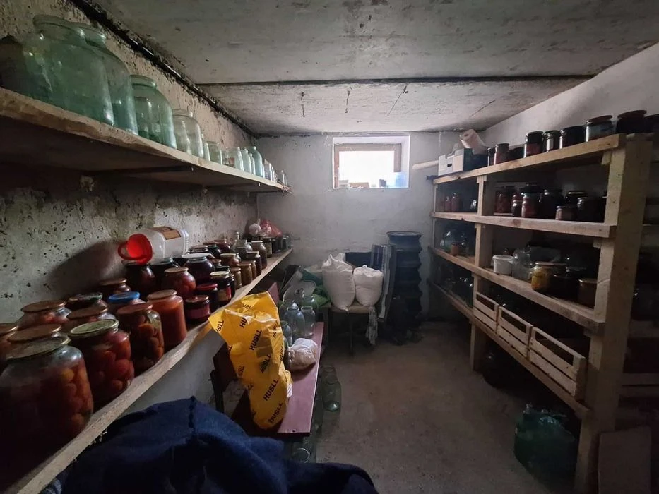 (5) I will sell part of the house in Buchmy 6910