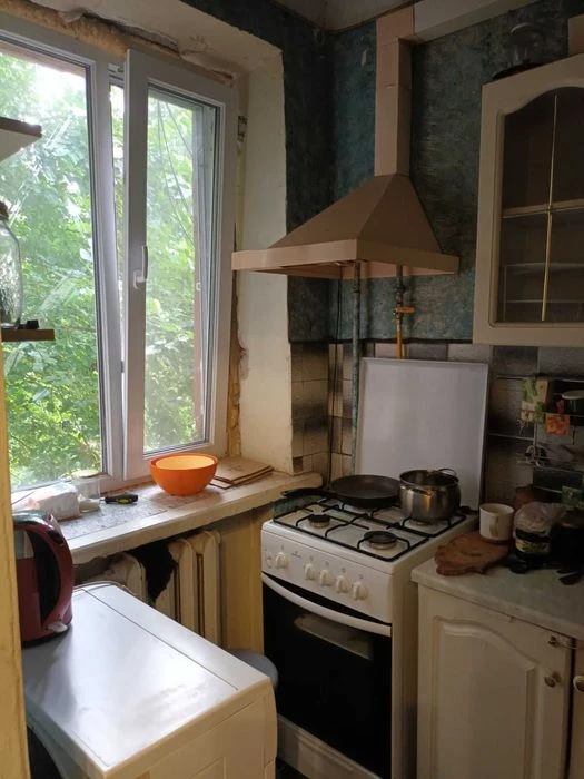 +Продам 1 ком. квартиру ул.Портовая 12000 дол.
