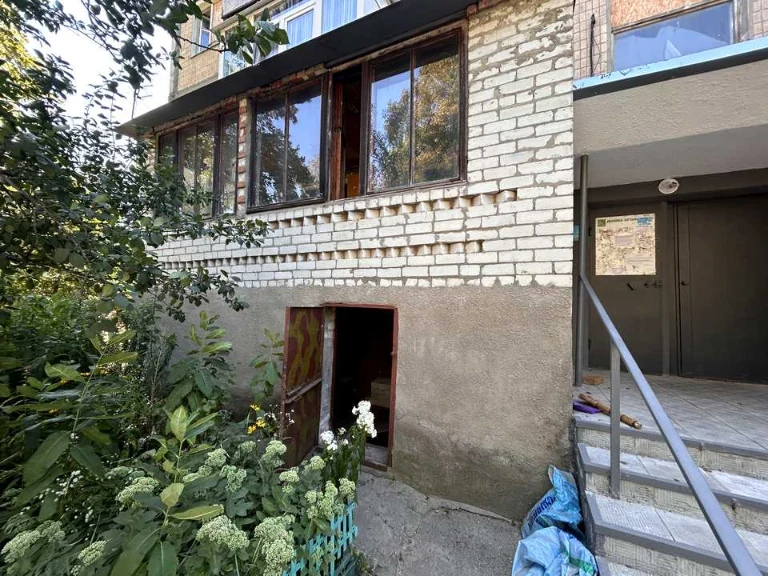 Apartment. Kharkiv, Svitla St.