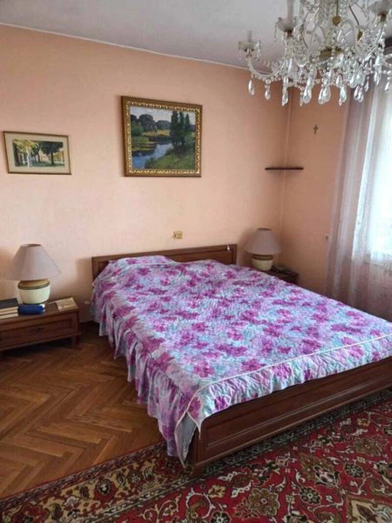 Продам 3-комнатную квартиру, улица Казимира Малевича (Боженко