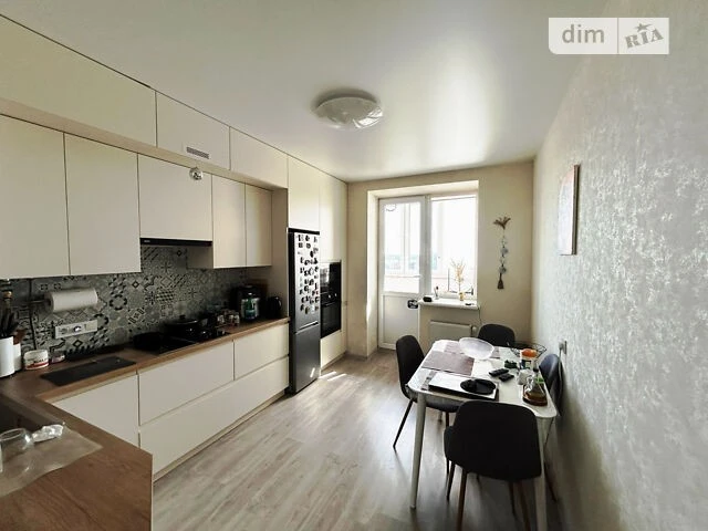 Продаж 1к квартири 39.3 кв. м на вул. Відродження 7 • ID 347