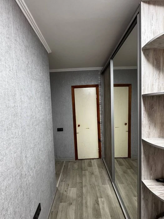 Продаж 2к квартири Хортицький б. Будівельників