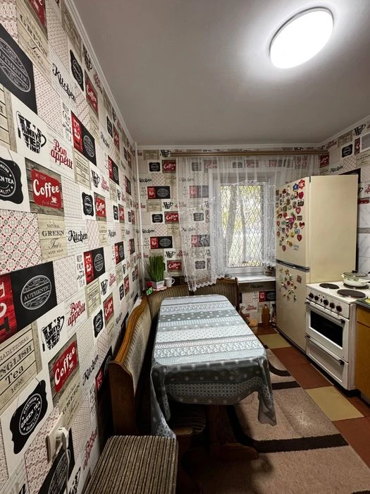 Продаж 2к квартири Хортицький б. Будівельників