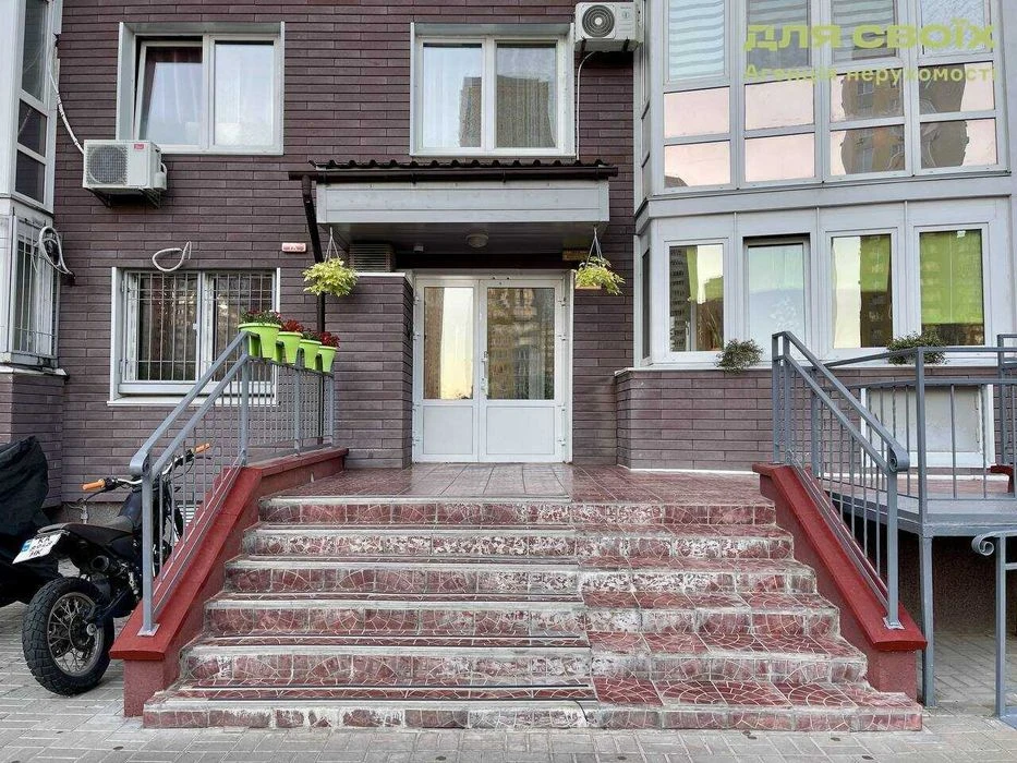 Продажа 2к с ремонтом | ЖК Патриотика, метро Осокорки | Без к