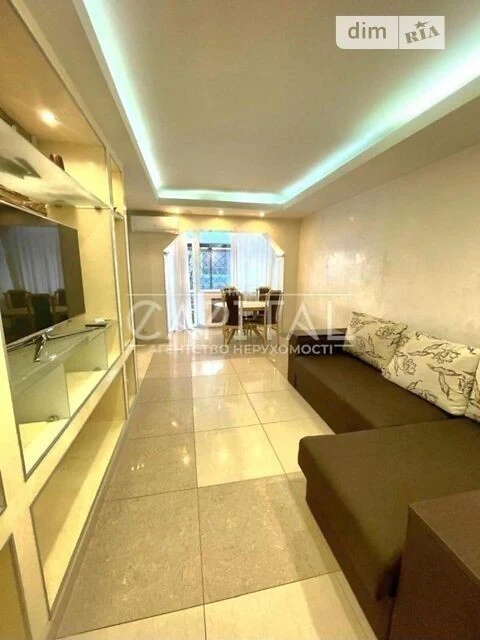 Sale of 3-room apartment 89 sq. m. on Velyka Vasylkivska 145 street