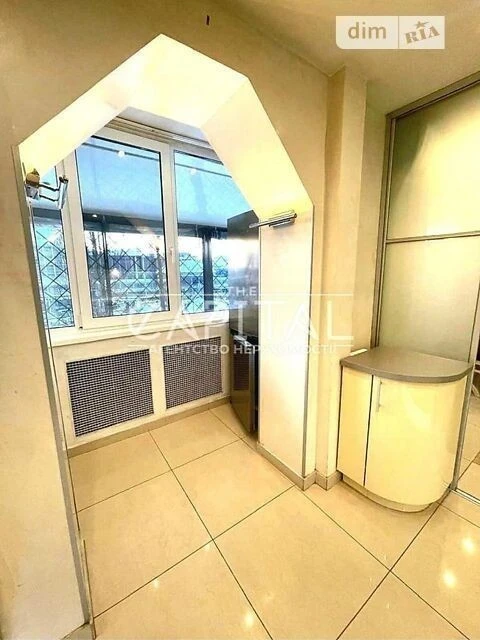 Sale of 3-room apartment 89 sq. m. on Velyka Vasylkivska 145 street
