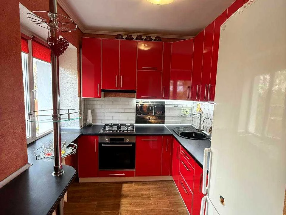 Apartment. Kharkiv, Myru St.
