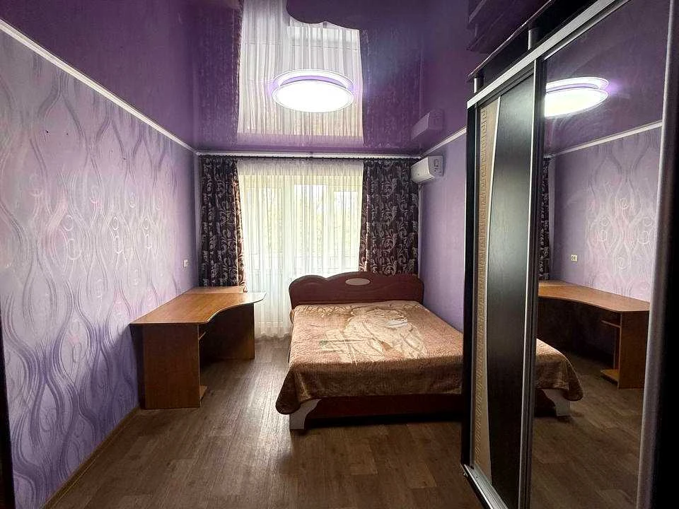 Apartment. Kharkiv, Myru St.