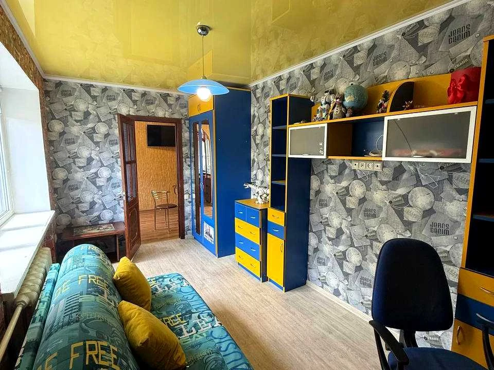 Apartment. Kharkiv, Myru St.