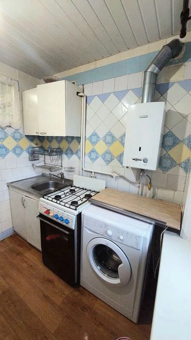 Продам 2к квартиру на Титова, Янгеля. Примерный дом ОСМД