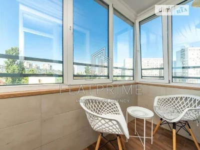 1-room apartment with renovation near the metro station Livoberezhna I Hovhannes St.