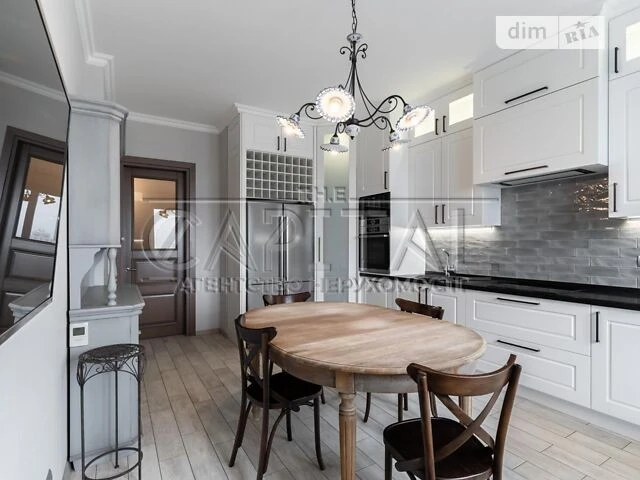 For sale 4-room apartment 203 sq. m. on 18 Instytutska Street • ID 34