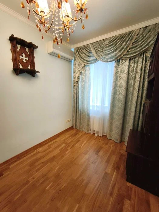A cozy and comfortable house for living in Sauvignon, a prestigious
