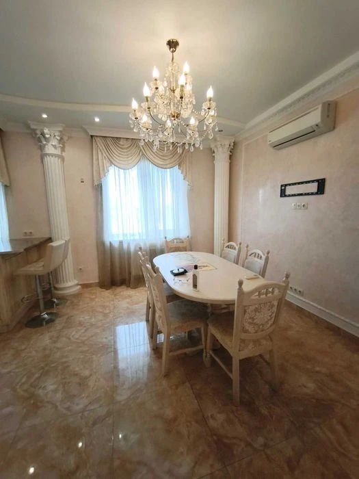 A cozy and comfortable house for living in Sauvignon, a prestigious
